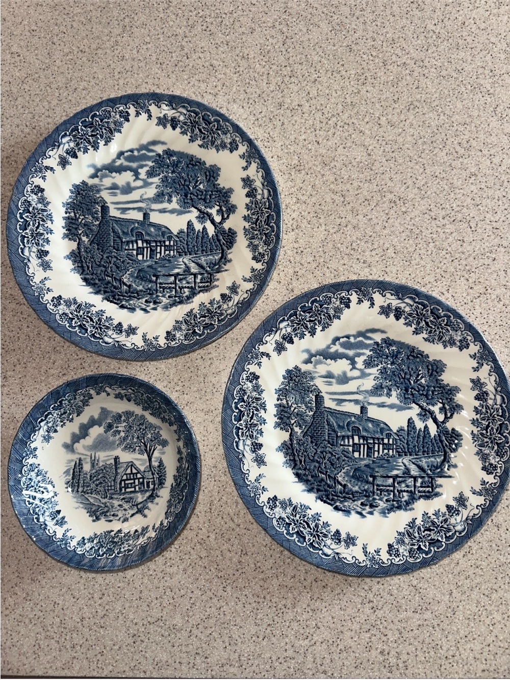 Churchill The Brook blue 2 dinner plates, 1 bowl